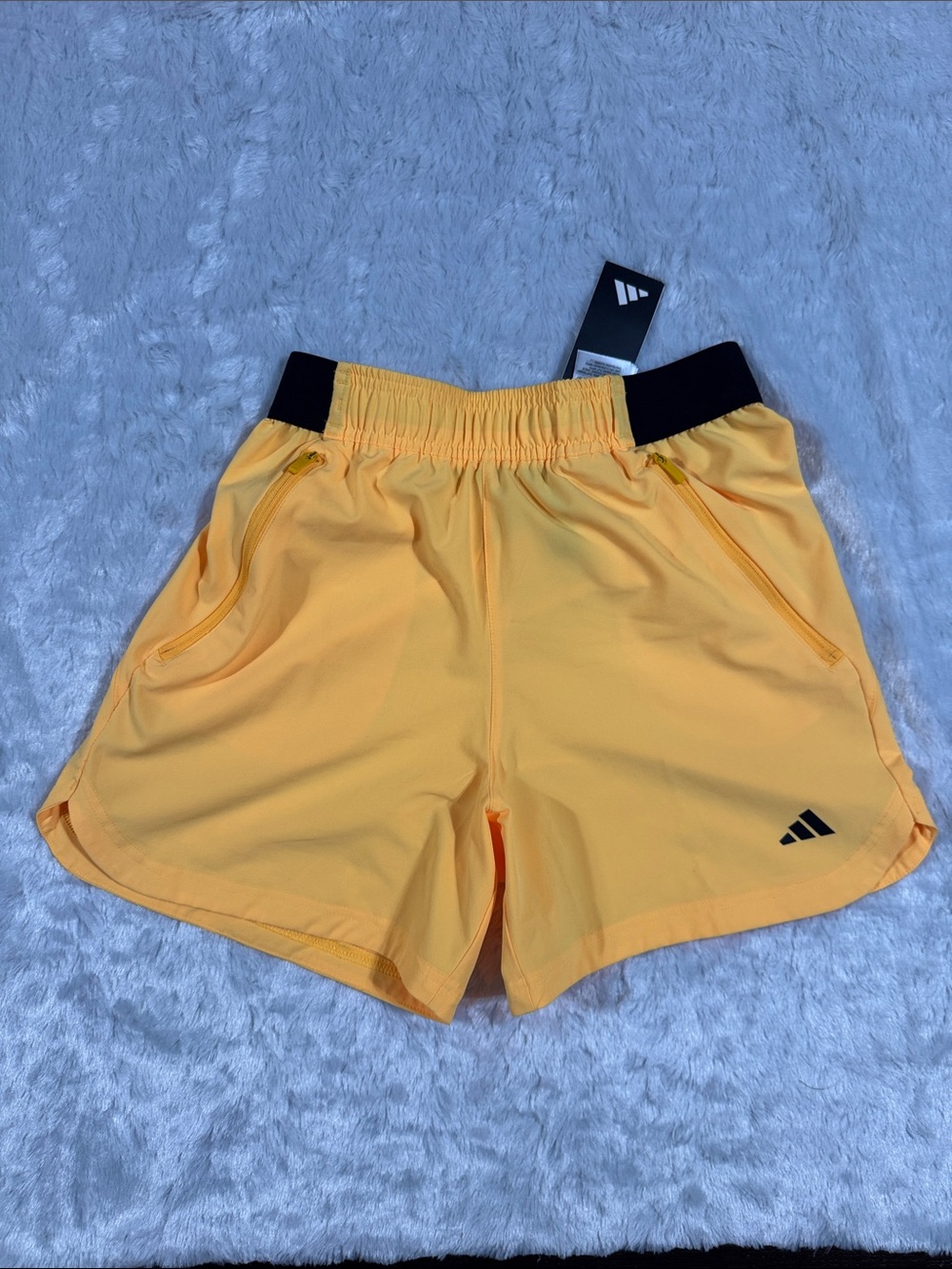 adidas NWT Men’s M AXIS WVN 4.0 yellow/black athletic shorts